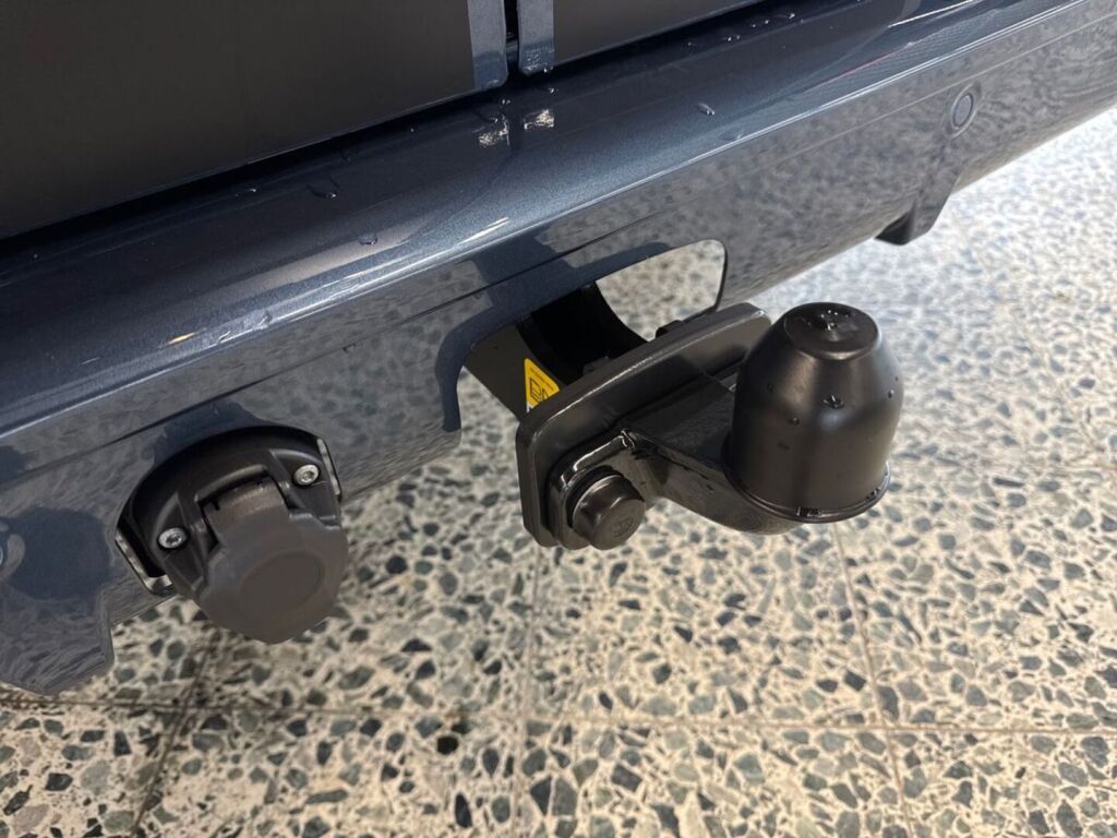 Ford Transit Custom 2026 Chrome Blue