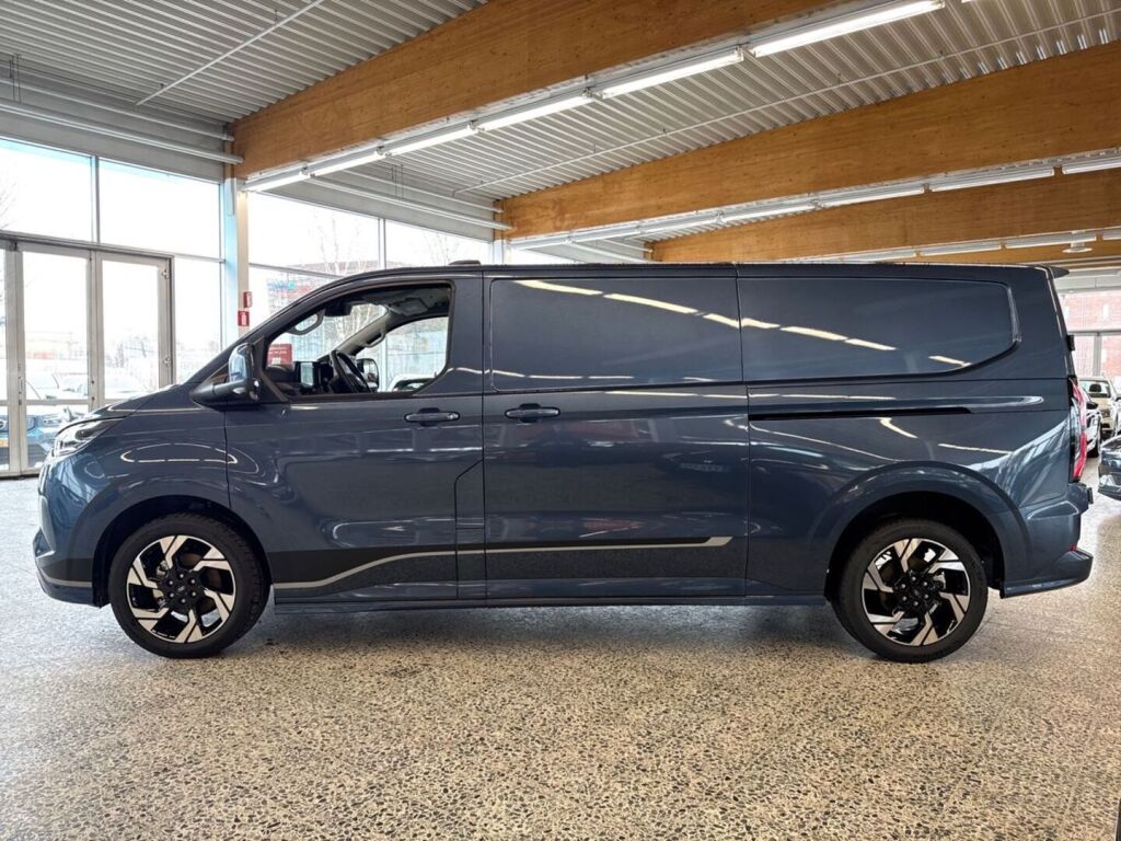 Ford Transit Custom 2026 Chrome Blue