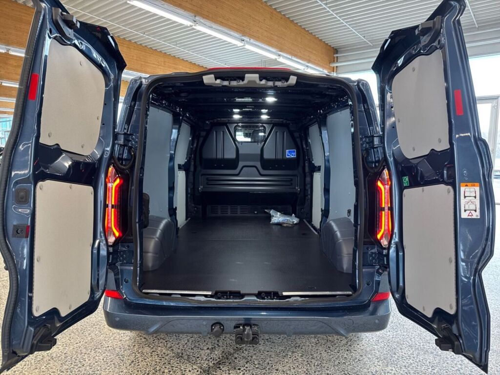 Ford Transit Custom 2026 Chrome Blue