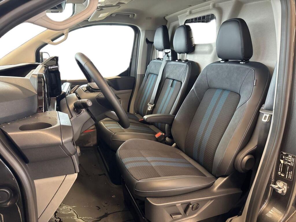 Ford Transit Custom 2026 Magnetic