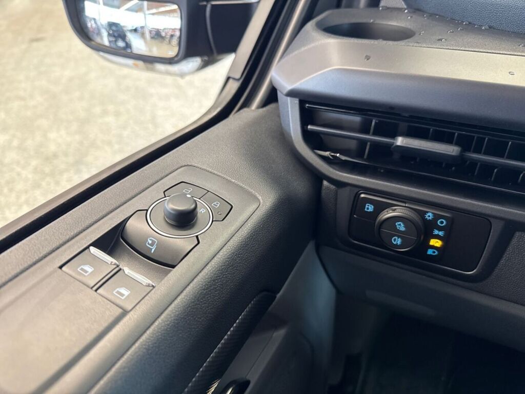 Ford Transit Custom 2026 Magnetic