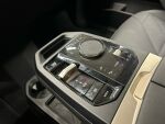 BMW iX 2022 Musta