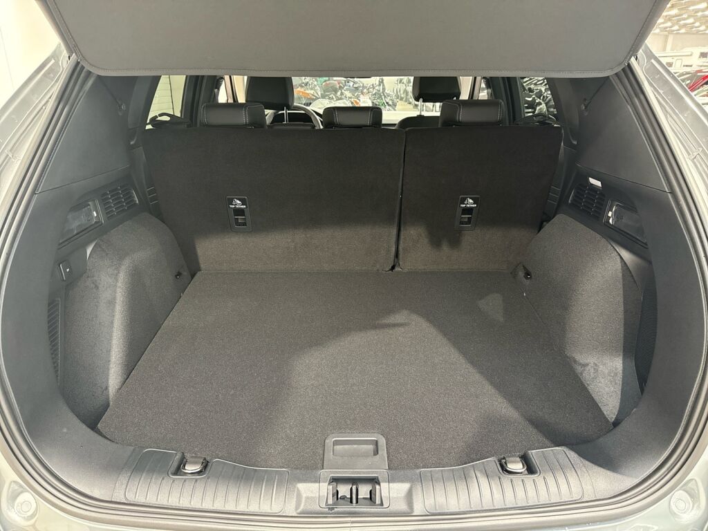 Ford Kuga 2026 Harmaa