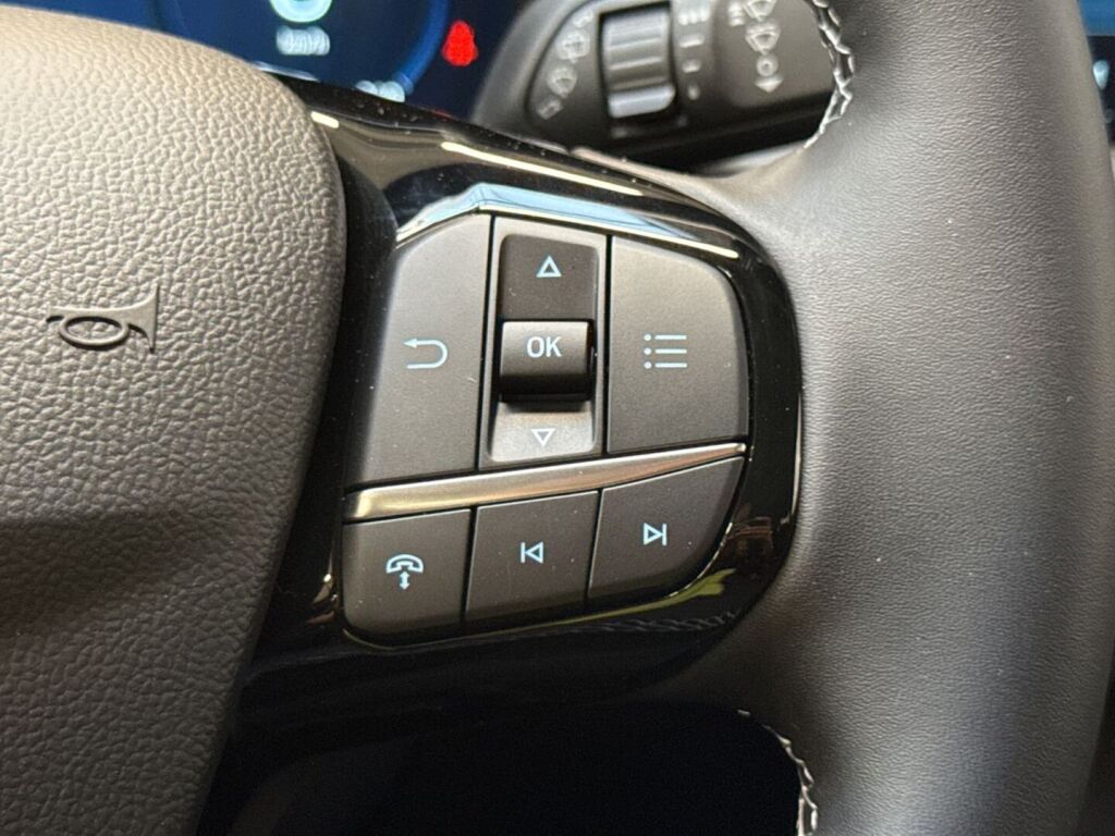Ford Kuga 2026 Harmaa