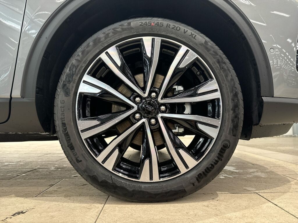 Ford Kuga 2026 Harmaa
