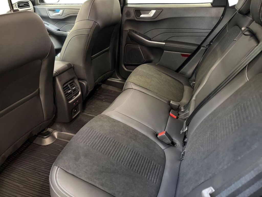 Ford Kuga 2026 Harmaa