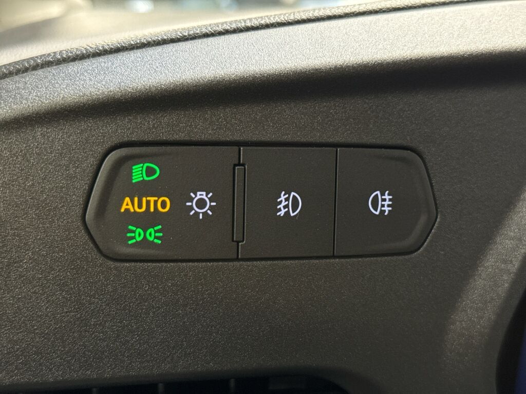 Ford Transit Connect 2026 Musta