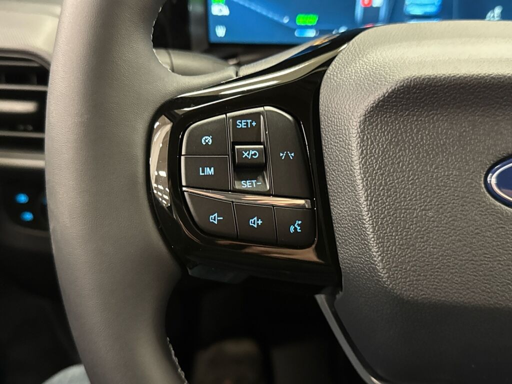 Ford Transit Courier 2026 Valkoinen