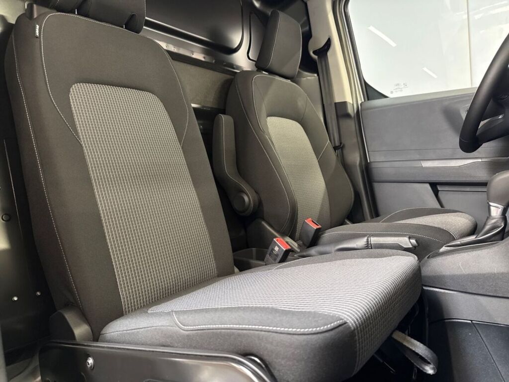 Ford Transit Courier 2026 Harmaa