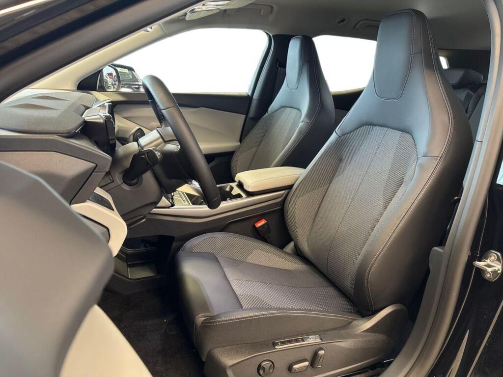 Ford Explorer 2026 Agate Black