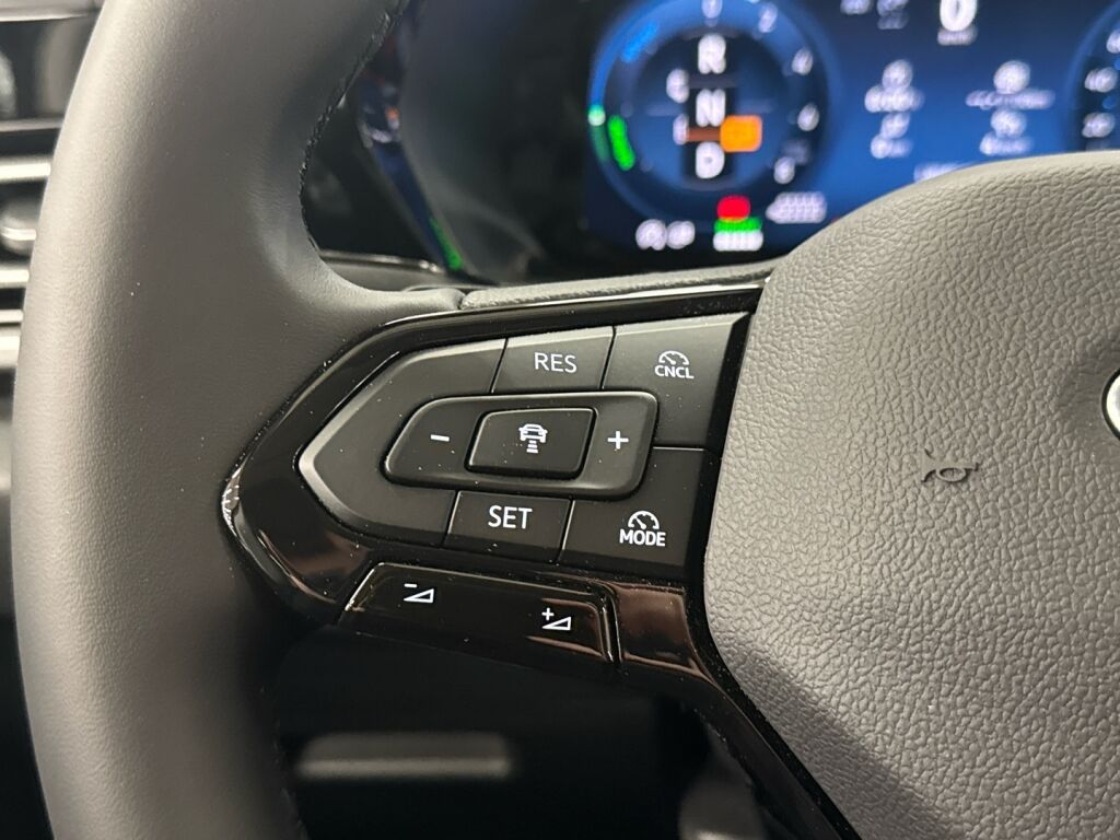 Ford Grand Tourneo Connect 2026 Musta