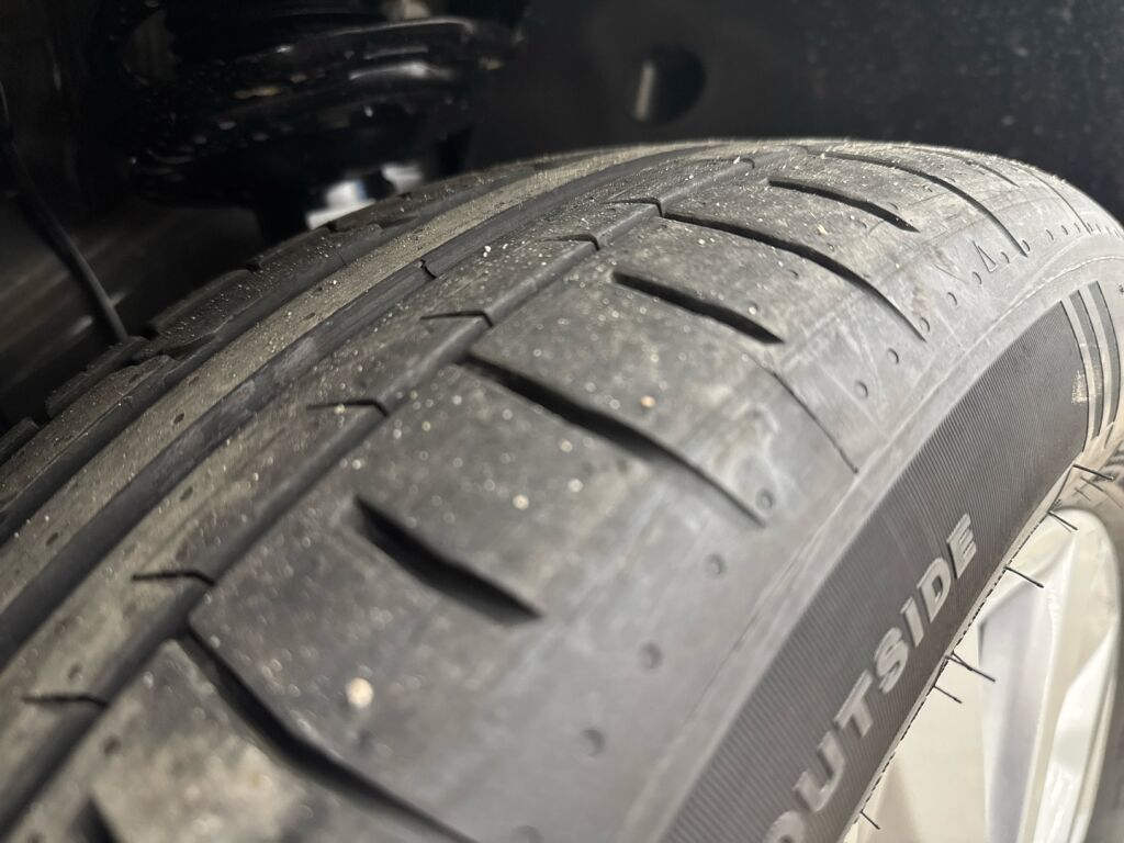 Ford Grand Tourneo Connect 2026 Musta