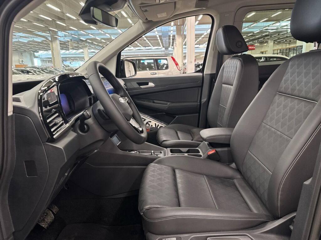 Ford Grand Tourneo Connect 2026 Musta