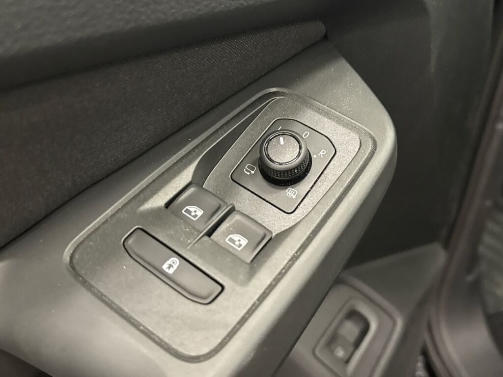 Ford Grand Tourneo Connect 2026 Musta