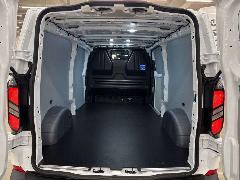 Ford Transit Custom 2026 Valkoinen