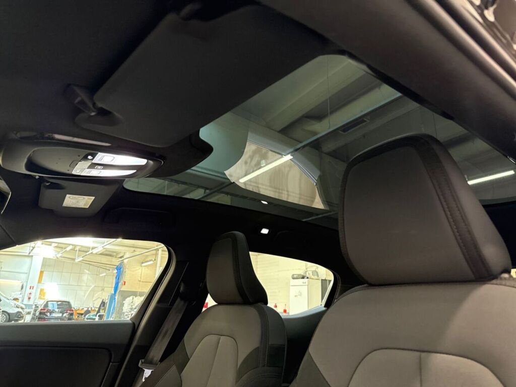 Polestar 2 2021 Musta