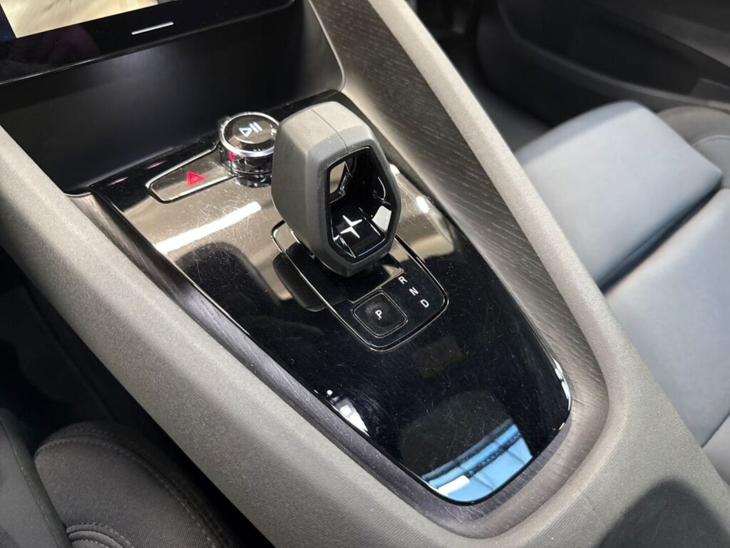 Polestar 2 2021 Musta