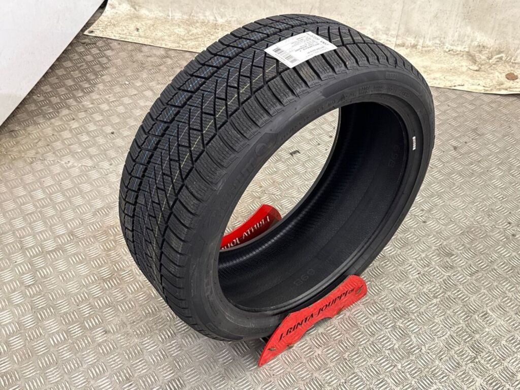 Polestar 2 2021 Musta