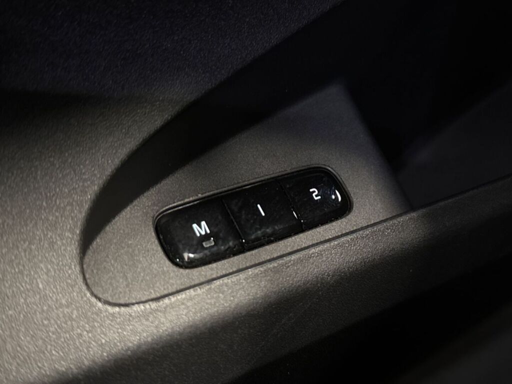 Polestar 2 2021 Musta
