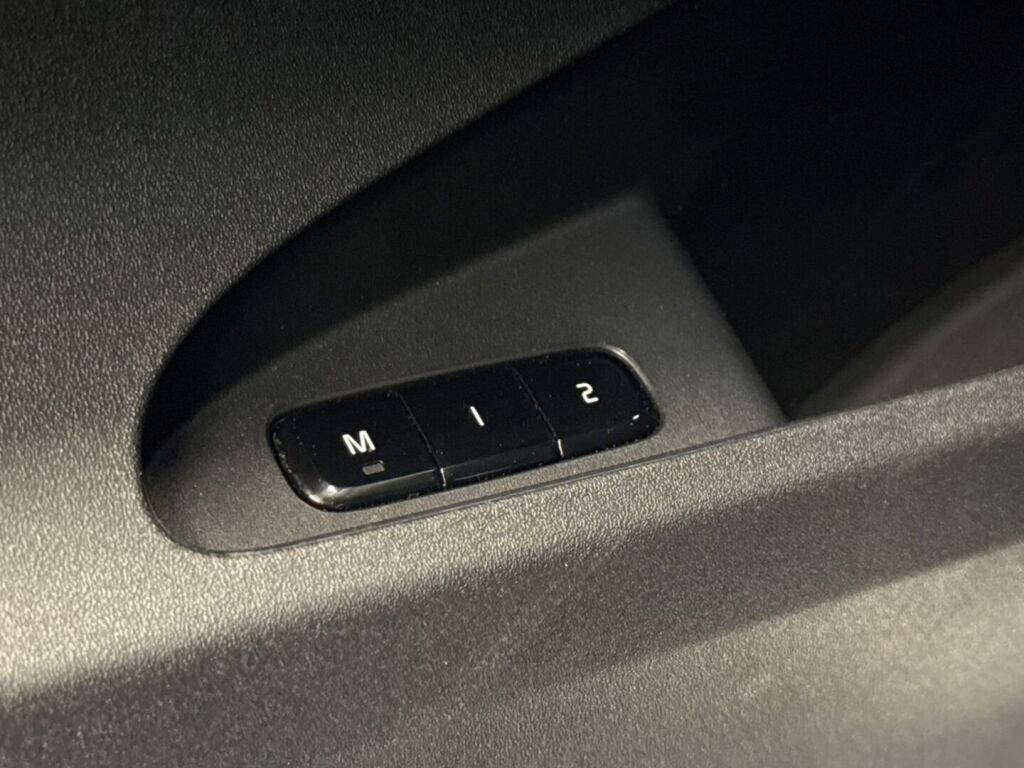 Polestar 2 2021 Musta