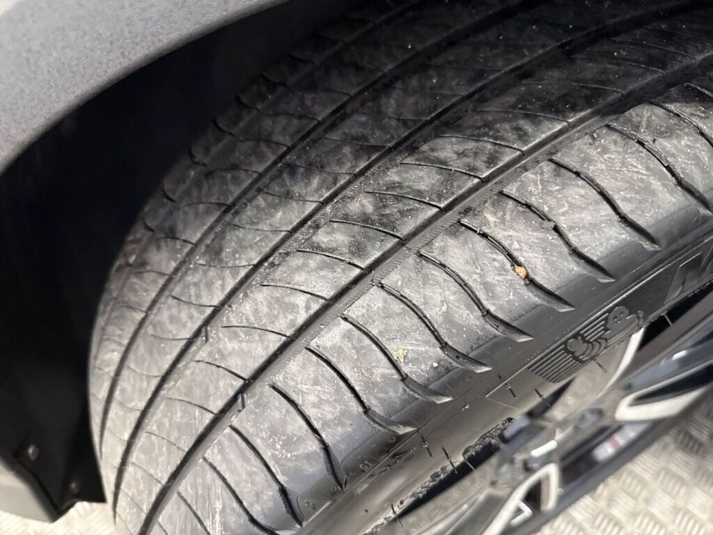 Polestar 2 2021 Musta