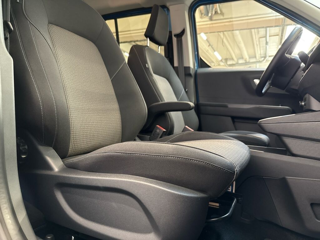 Ford Tourneo Courier 2026 Sininen