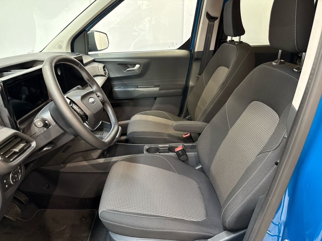 Ford Tourneo Courier 2026 Sininen