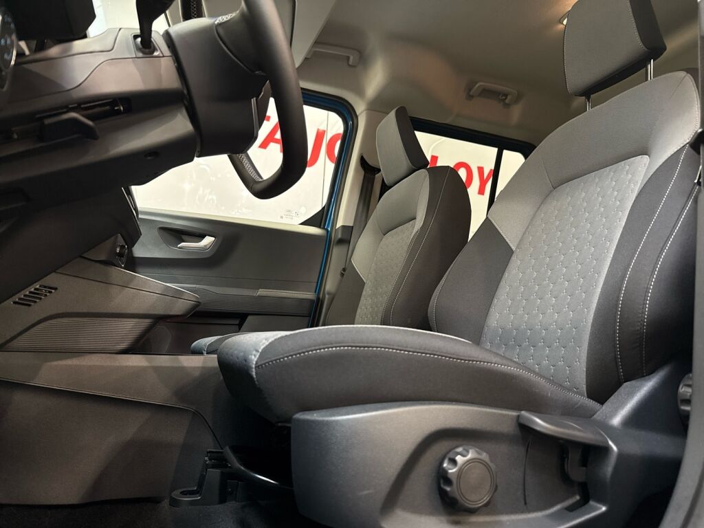 Ford Tourneo Courier 2026 Sininen