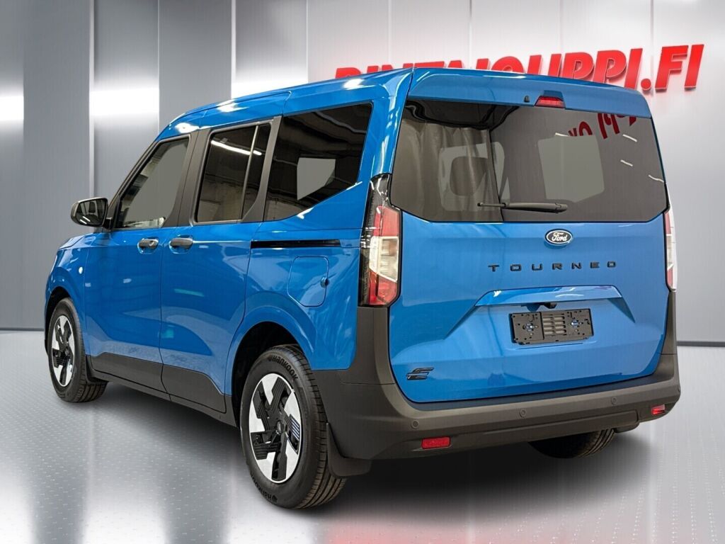 Ford Tourneo Courier 2026 Sininen