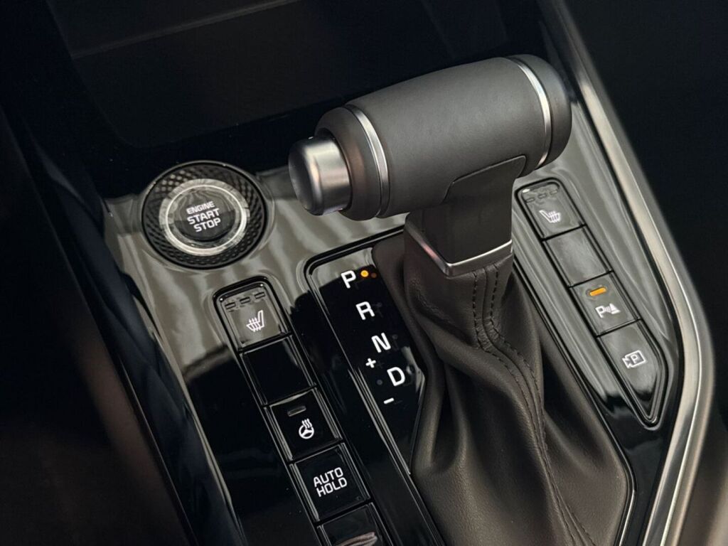 Kia Niro 2026 Punainen