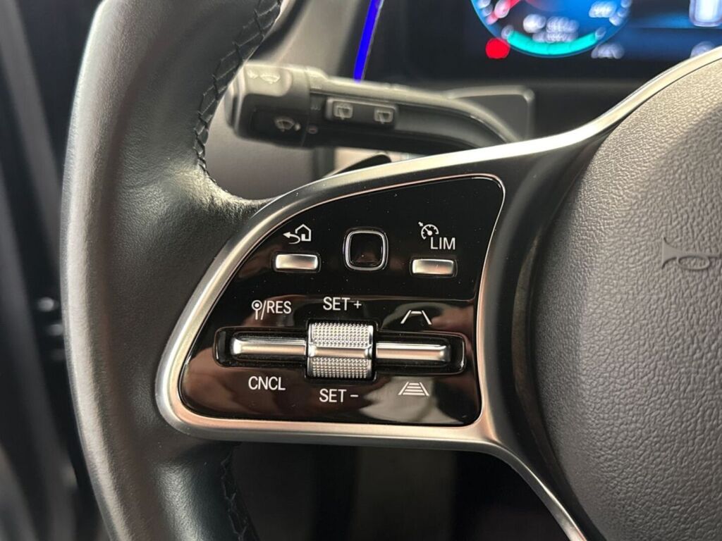 Mercedes-Benz EQB 2023 