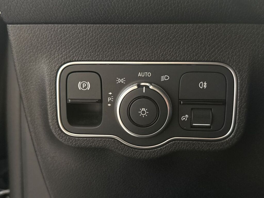 Mercedes-Benz EQB 2023 