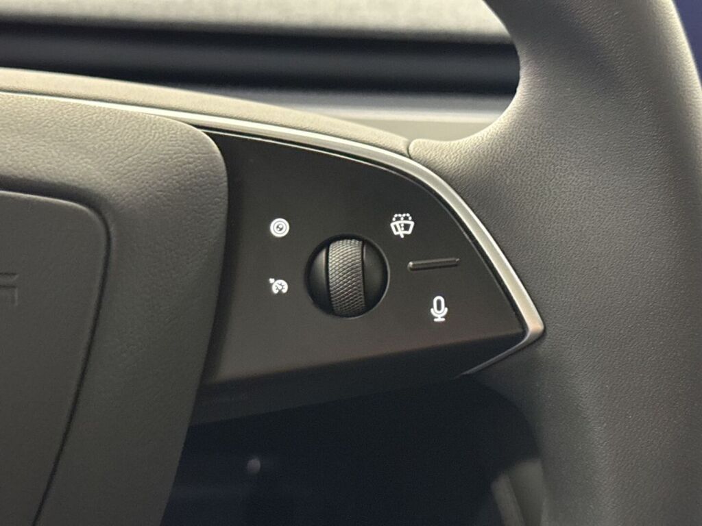 Tesla Model 3 2025 Musta