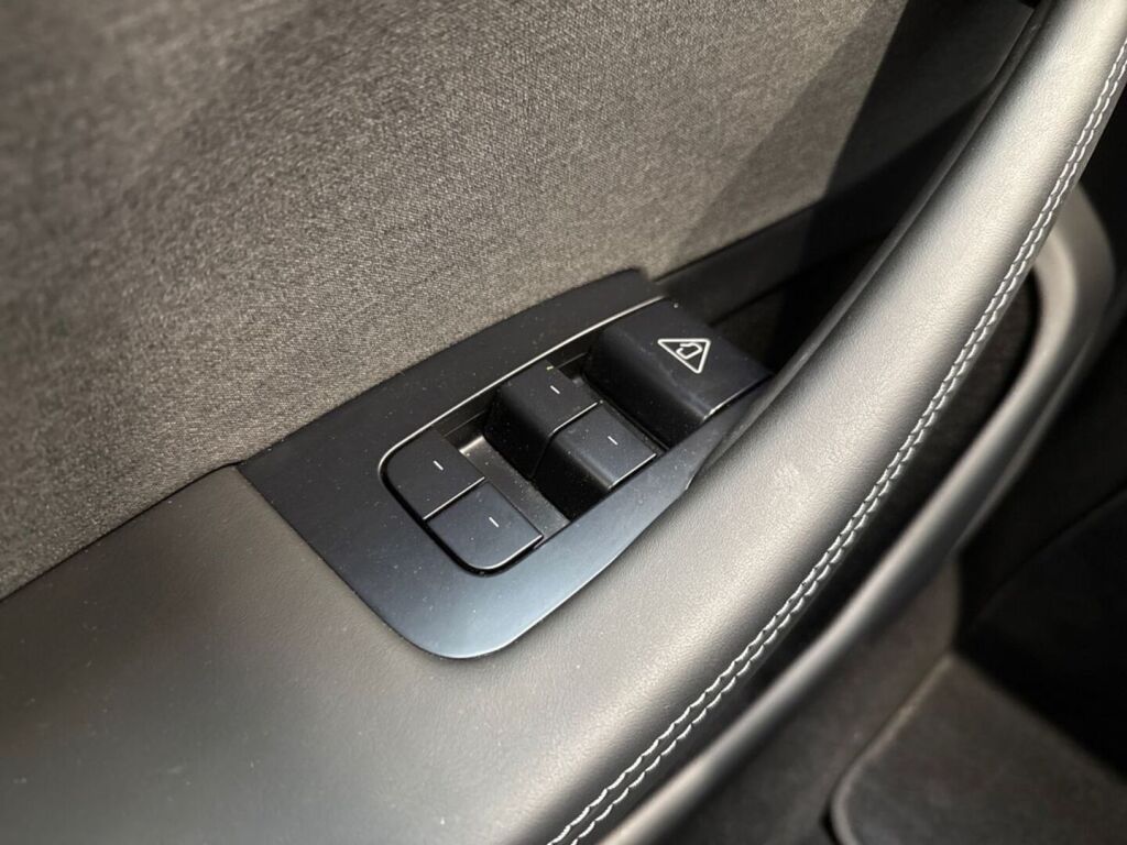 Tesla Model 3 2025 