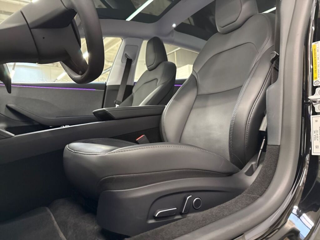 Tesla Model 3 2025 Musta