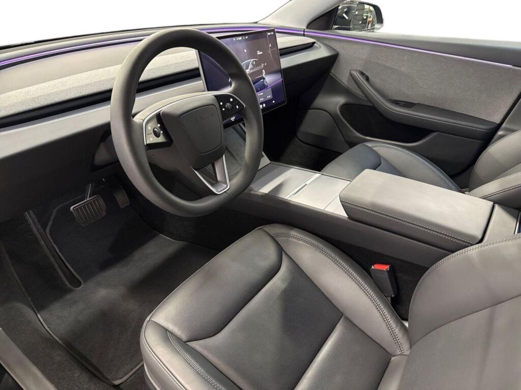 Tesla Model 3 2025 Musta