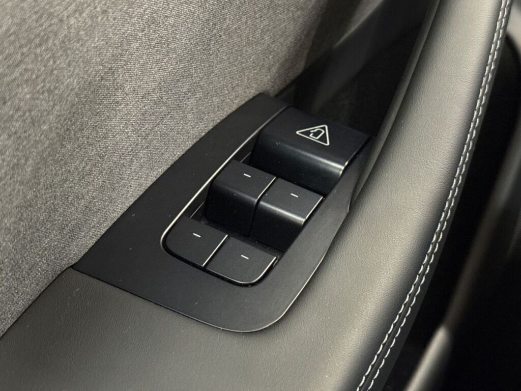 Tesla Model 3 2025 Musta