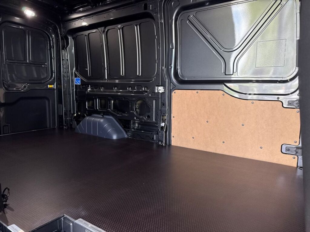 Ford Transit 2026 Magnetic