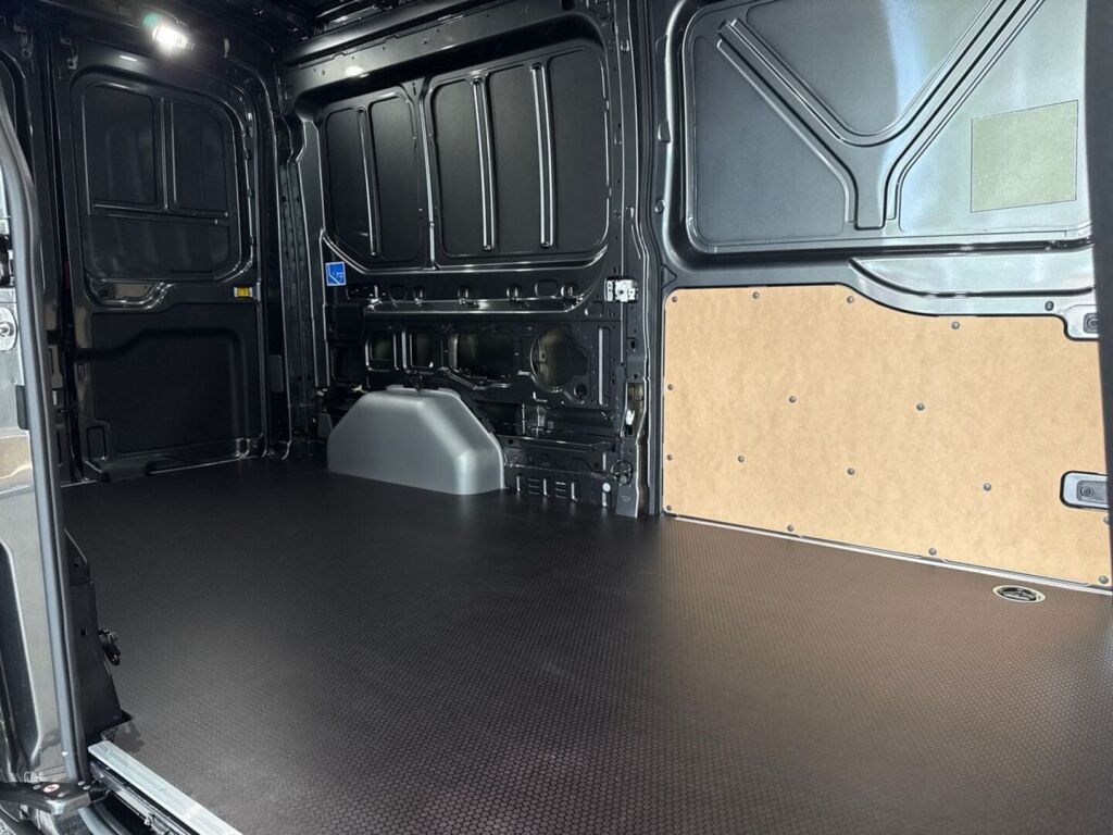 Ford Transit 2026 Magnetic