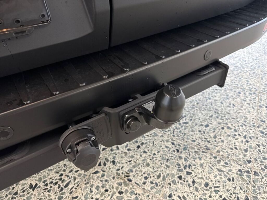 Ford Transit 2026 Chrome Blue