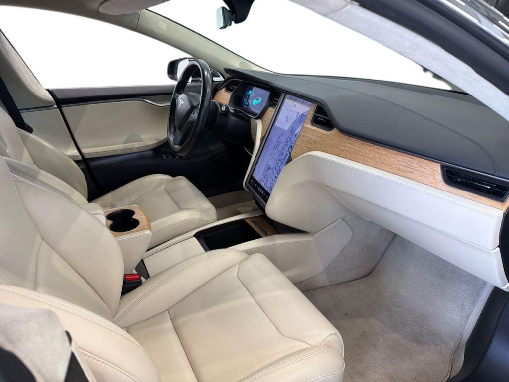 Tesla Model S 2019 
