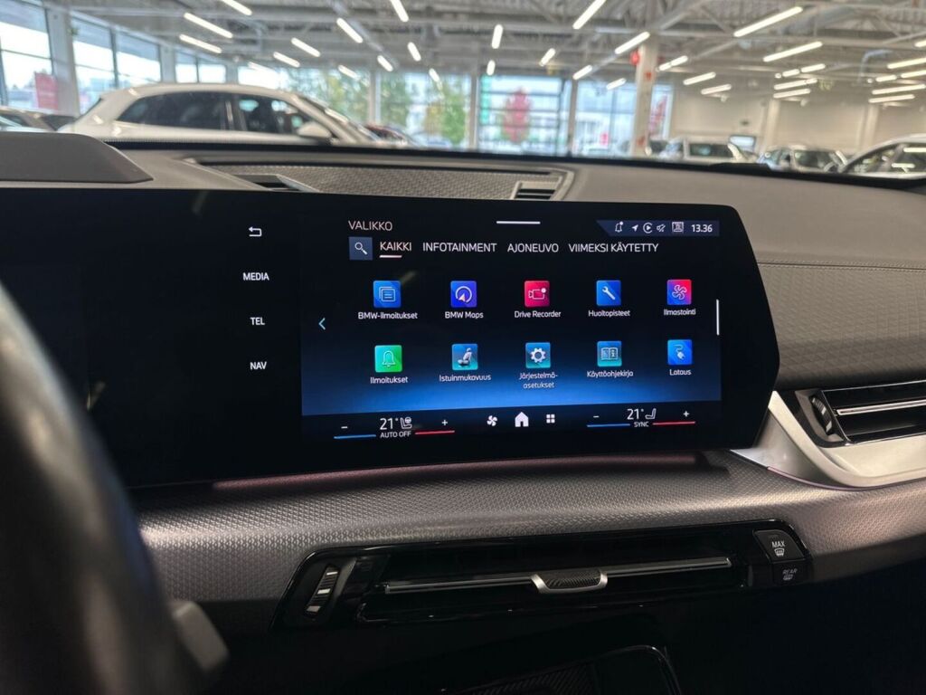 BMW iX2 2024 Valkoinen (Alpine White 3)