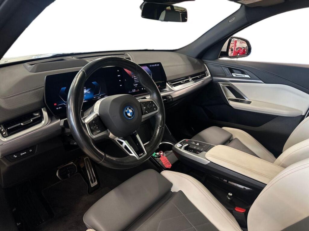 BMW iX2 2024 Valkoinen (Alpine White 3)