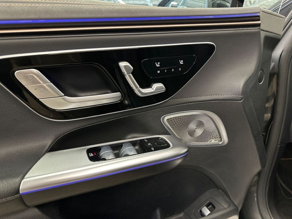 Mercedes-Benz EQE 2022 Musta