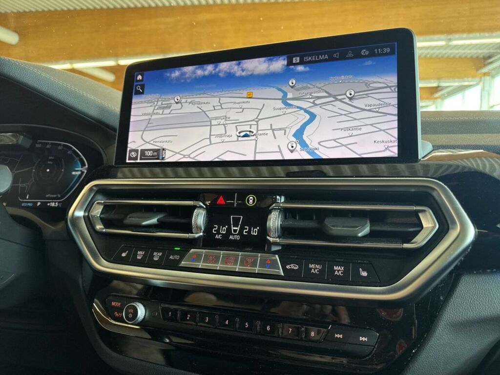 BMW iX3 2023 Punainen