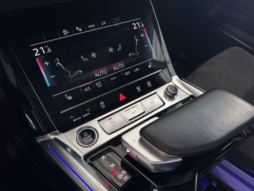 Audi Q8 e-tron 2024 Harmaa (Daytona Grey)