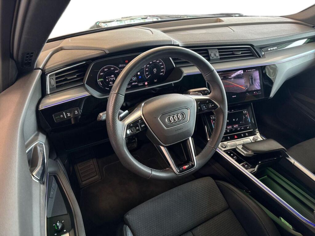 Audi Q8 e-tron 2024 Harmaa (Daytona Grey)