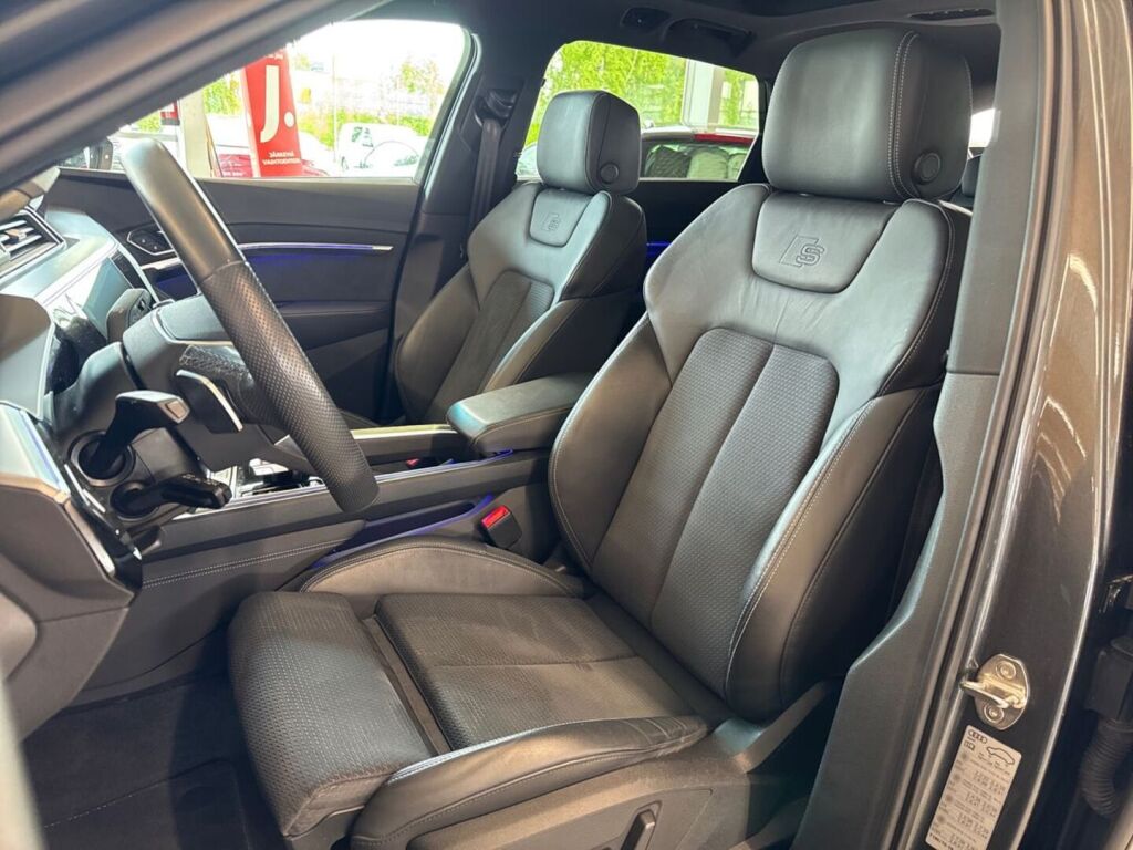 Audi Q8 e-tron 2024 Harmaa (Daytona Grey)