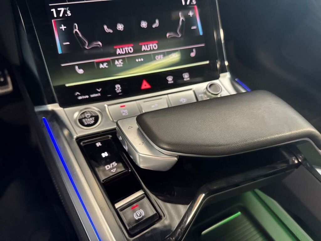 Audi Q8 e-tron 2024 Harmaa (Daytona Grey)