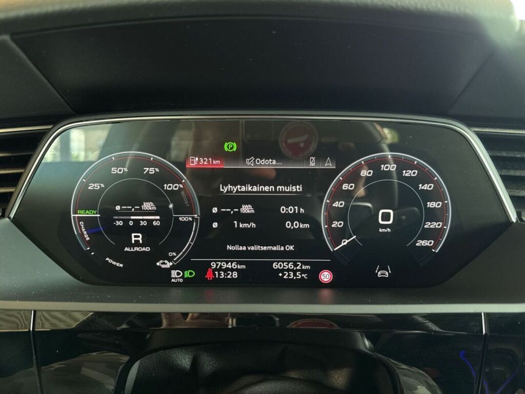 Audi Q8 e-tron 2024 Harmaa (Daytona Grey)